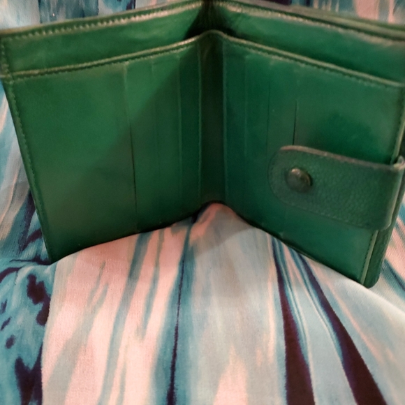 Chanel CC RARE EMERALD GREEN Timeless wallet with chain WOC - Picture 7 of 15